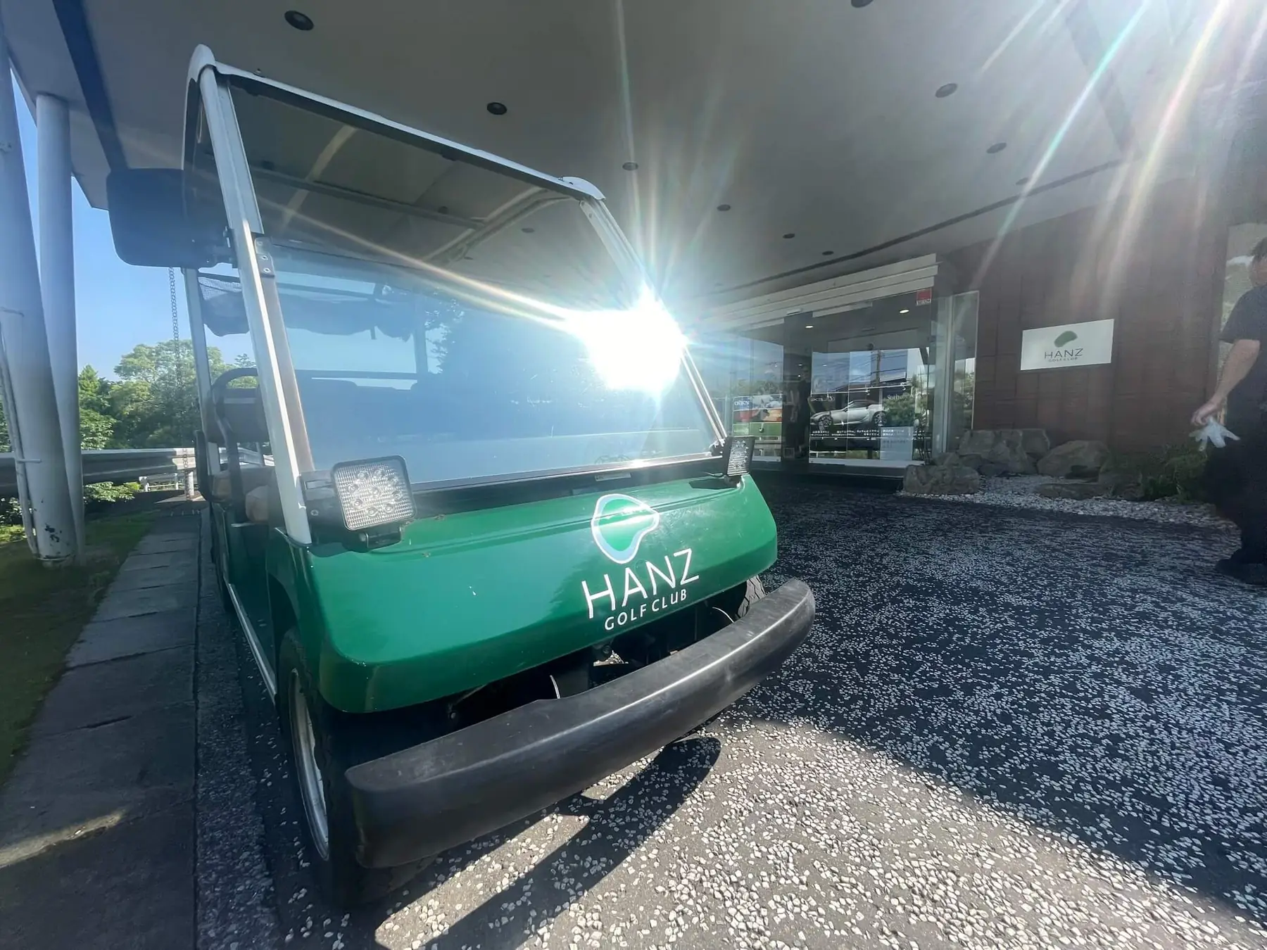 HANZ GOLF CLUBのクラブハウス入口